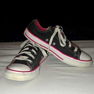 Low top All Star Converse black/Pink  youth Sz 2